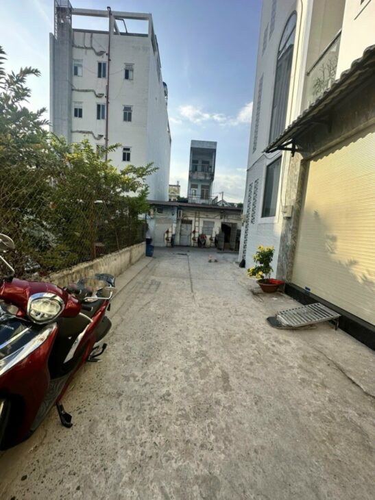 Bán Nhà Gần Lotte Nguyễn Văn Lượng, ngang, 2 Tầng BtCT Chỉ Nhỉnh 4 Tỉ