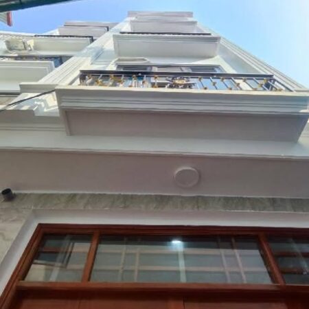 5.6 tỷ có NHÀ 5 tầng 32m CẦU DIỄN mới nguyên ở ngay