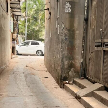 TRUNG TÂM XUÂN LA 30M 4 TẦNG 6,6 TỶ