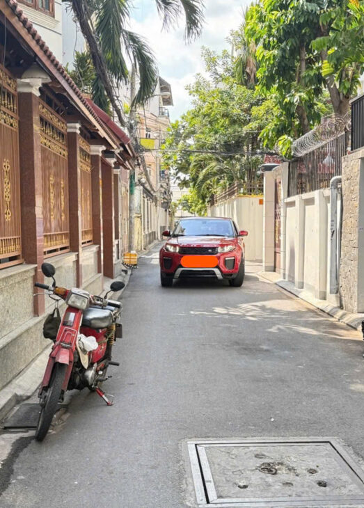 GẤP . Vị trí VIP 4 tầng ngay cạnh sân bay, hiếm nhà bán, hẻm ô tô Tân Bình