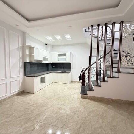 Siêu hiếm, nhà mới lô góc Lai Xá – Hoài Đức, 38m x 5T, chỉ 4.7 tỷ, ô tô vào nhà, 20m ra ngõ thông