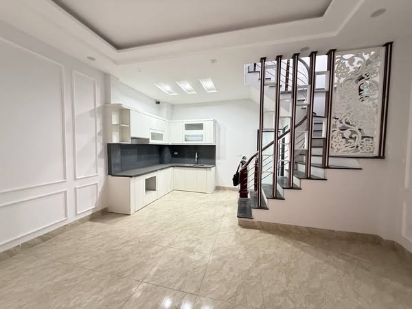 Siêu hiếm, nhà mới lô góc Lai Xá – Hoài Đức, 38m x 5T, chỉ 4.7 tỷ, ô tô vào nhà, 20m ra ngõ thông