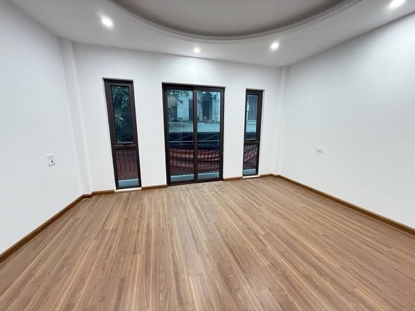 Siêu hiếm, nhà mới lô góc Lai Xá – Hoài Đức, 38m x 5T, chỉ 4.7 tỷ, ô tô vào nhà, 20m ra ngõ thông