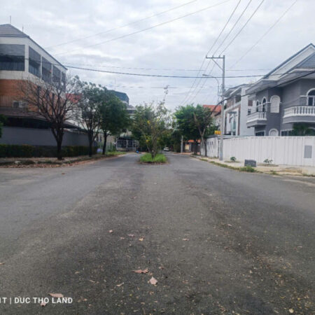 Bán Biệt thự chính chủ 485m2, 5 tầng, hầm, căn góc 2 mặt tiền khu Biệt thự Ngã Tư Ga, Q12 Bán Biệt thự chính chủ 485m2, 5 tầng, hầm, căn góc 2 mặt tiền khu Biệt thự Ngã Tư Ga, Q12