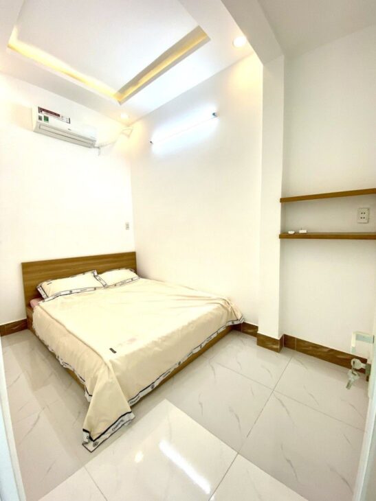 NHÀ 2 TẦNG – HẺM XE TẢI QUAY ĐẦU – NGAY CHỢ HẠT ĐIỀU – GẦN BỆNH VIỆN QUẬN 12 – XE HƠI NGỦ TRONG