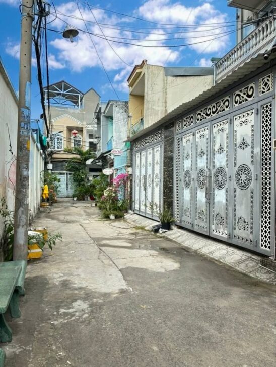 Gò Vấp – Bán nhà hẻm xe hơi thông Nguyễn Văn Lượng, Gò Vấp – 5x16m, 3PN, view sân banh, khu