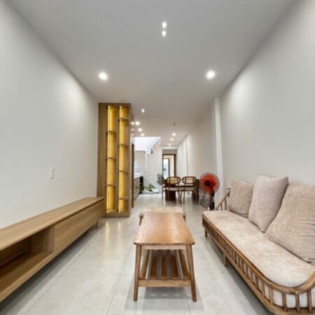 Bán Nhà Phan Đăng Lưu 60m2, 3 P. Ngủ, Hẻm Xe Hơi Nhỉnh 8 Tỉ