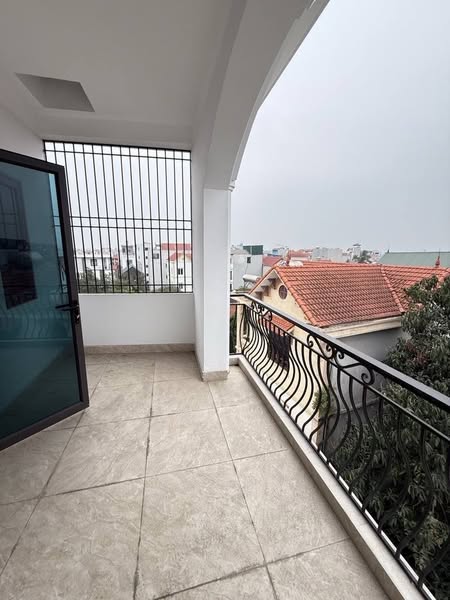 Siêu hiếm, nhà mới lô góc Lai Xá – Hoài Đức, 38m x 5T, chỉ 4.7 tỷ, ô tô vào nhà, 20m ra ngõ thông