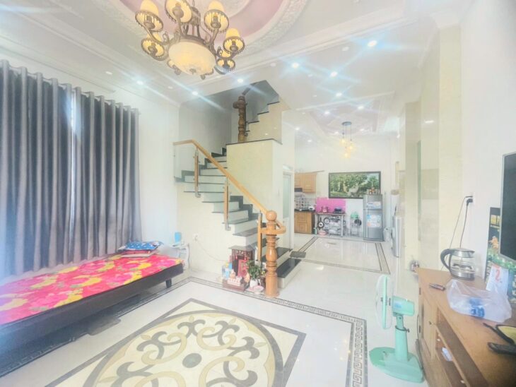 Bán nhà Huỳnh Tấn Phát Q7 – 5,7x12m – xe 7 chỗ ngủ trong nhà – 4 tầng cực đẹp – giá chỉ 6,7 tỷ