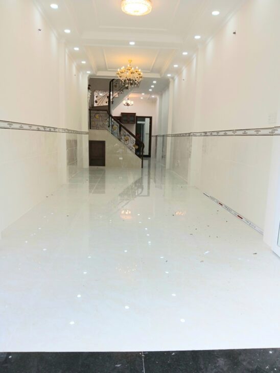 Bán nhà Q8 – 76m2 mặt tiền đường nhựa giáp Q5 – 3 tầng đẹp – giá chỉ 8,8 tỷ