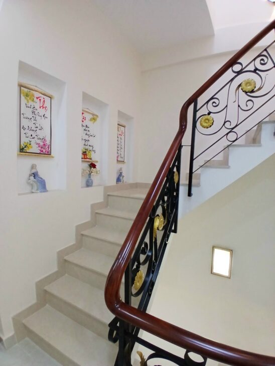 Bán nhà Q8 – 76m2 mặt tiền đường nhựa giáp Q5 – 3 tầng đẹp – giá chỉ 8,8 tỷ