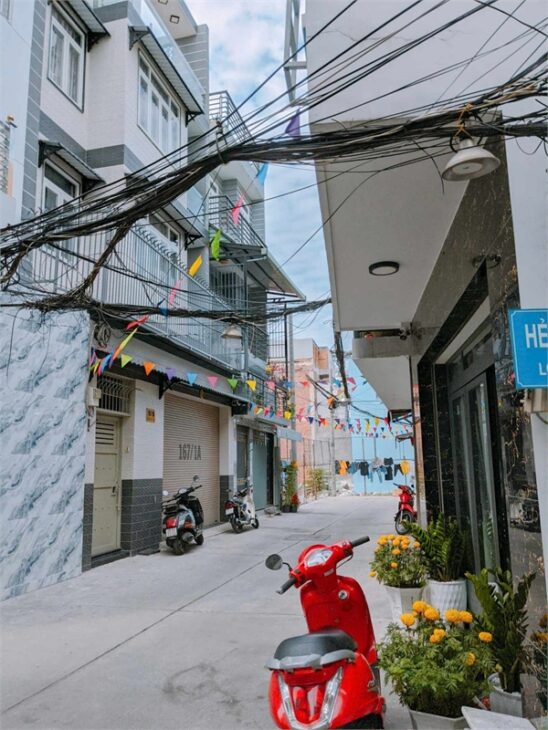 BÁN ĐẤT TẶNG NHÀ TRỌ 110m2 HUỲNH TẤN PHÁT -BA GÁC THÔNG