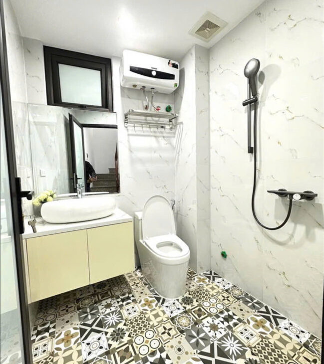 HOT!!! NHÀ TẬP THỂ KHU B NGHĨA TÂN – TẦNG 4 – 65M- 2 NGỦ – 2 VỆ SINH – GIÁ 3 TỶ 900