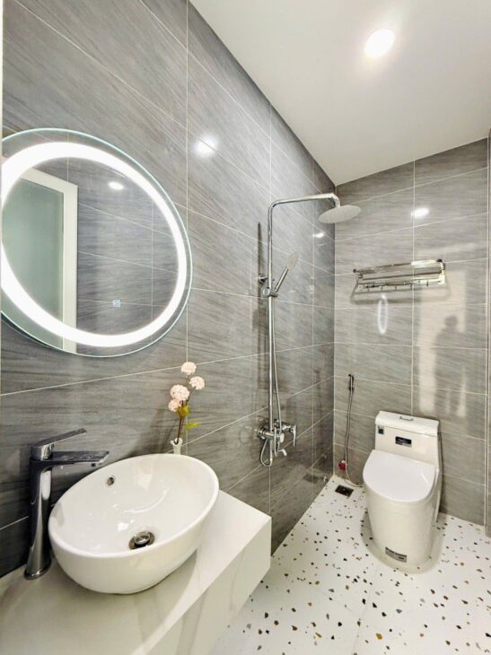 BÌNH THẠNH – NHÀ ĐẸP FULL NỘI THẤT – 37m2 (4.3×9) – 3 TẦNG SÂN THƯỢNG – 3PN 3WC – CHỈ 4.xx TỶ TL