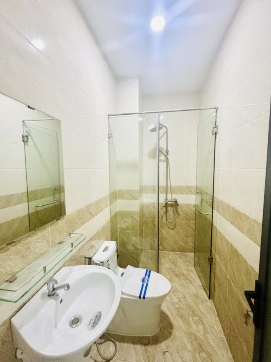 Bán nhà mặt phố Quốc Lộ 13, Thủ Đức, 60m², 4 tầng, 6.75 tỷ, sổ hồng