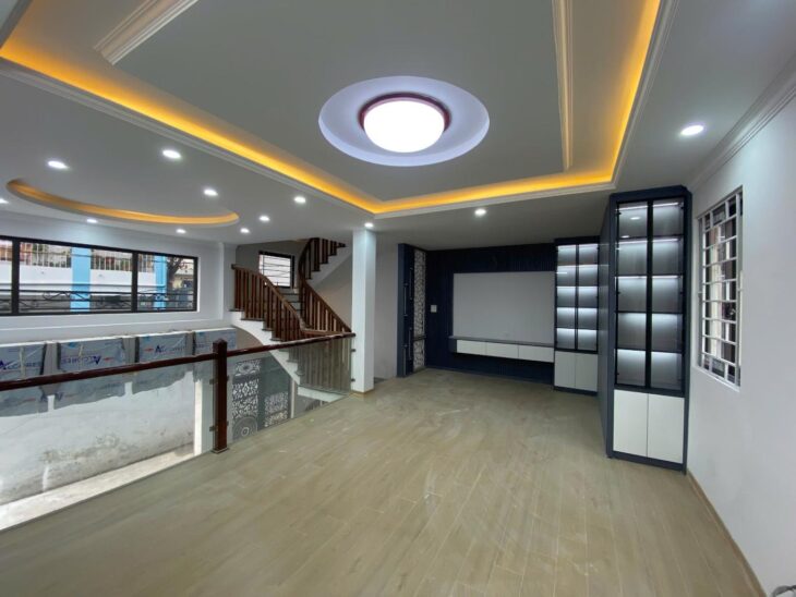 Bán Nhà: Tựu Liệt, 60m, 4 tầng, cách BX Nước Ngầm 1km, oto tránh, kinh doanh. 10.1 tỷ