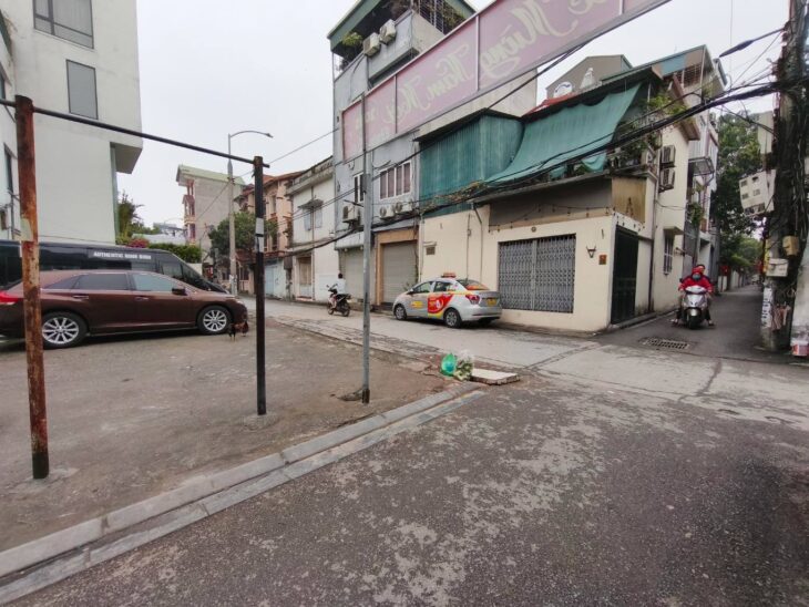 bán nhà Ngọc Thuỵ, 103m, mặt tiền 5.2m, ngõ ôtô thông, ôtô vào nhà, full thổ cư