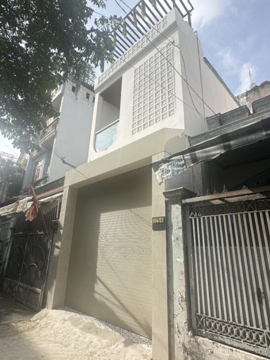 GIÁ NHỈNH 3 TỶ – NHÀ ĐẸP MỚI CỨNG – XE HƠI NGỦ TRONG NHÀ – TÂN CHÁNH HIỆP Q12