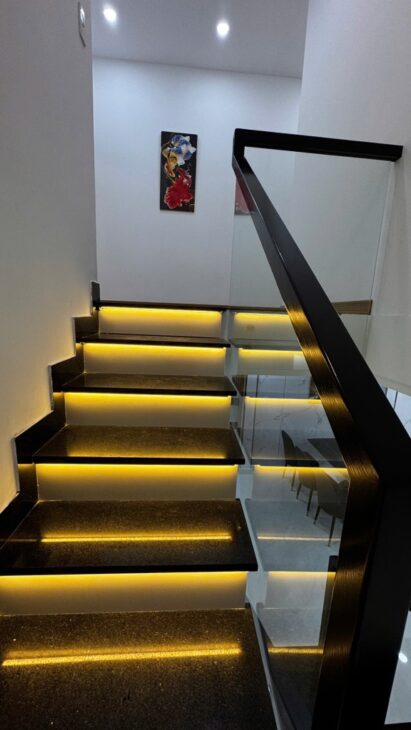 NHÀ 2 TẦNG MỚI ĐẸP – GẦN 100M² – XE HƠI TỚI NHÀ – FULL NỘI THẤT – TÂN THỚI NHẤT, Q12 – 5.99 Tỉ