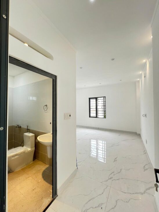 TRUNG TÂM THỦ ĐỨC – NHÀ 3 TẦNG BTCT ĐẸP MÊ – ĐANG LÀM HOÀN CÔNG – HXH CHỈ 84.9TR/M2. TL.