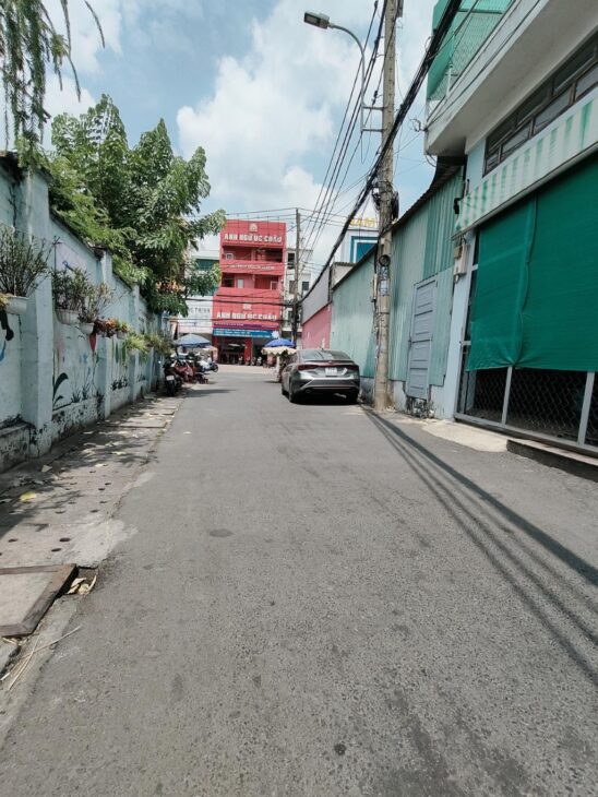 TRUNG TÂM THỦ ĐỨC – NHÀ 3 TẦNG BTCT ĐẸP MÊ – ĐANG LÀM HOÀN CÔNG – HXH CHỈ 84.9TR/M2. TL.