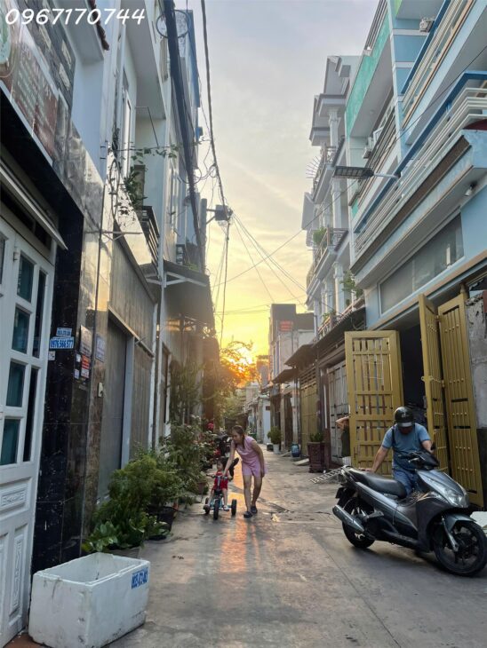 BÁN NHÀ 2 TẦNG 49m2, HẺM 5m, KHU NGUYỄN ẢNH THỦ, Q.12, NHỈNH 3 TỶ