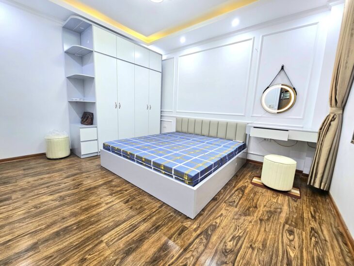Nhà 6 tầng Hồ Tùng Mậu – Lô Góc – Dân Xây – Ngõ trước nhà 3,5m – Full nội thất