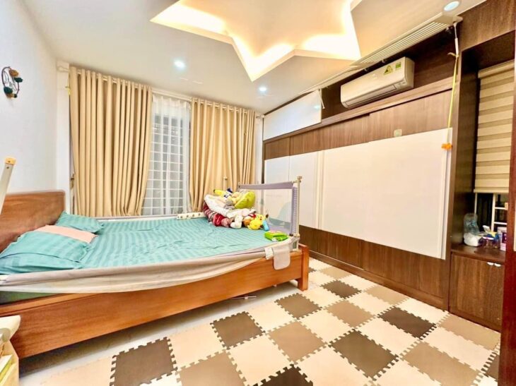 TÔI CẦN BÁN NHÀ NGÕ 79, PHỐ 8/3,LÔ GÓC, NGÕ THÔNG, 32.1M2, 5TẦNG, MT4.1M GIÁ 6.2 TỶ