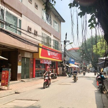 nhà 8 tầng thang máy đường đôi Phú Thượng đối diện Ciputra ô tô trong nhà, dt 80m2, mt 7m, giá chỉ