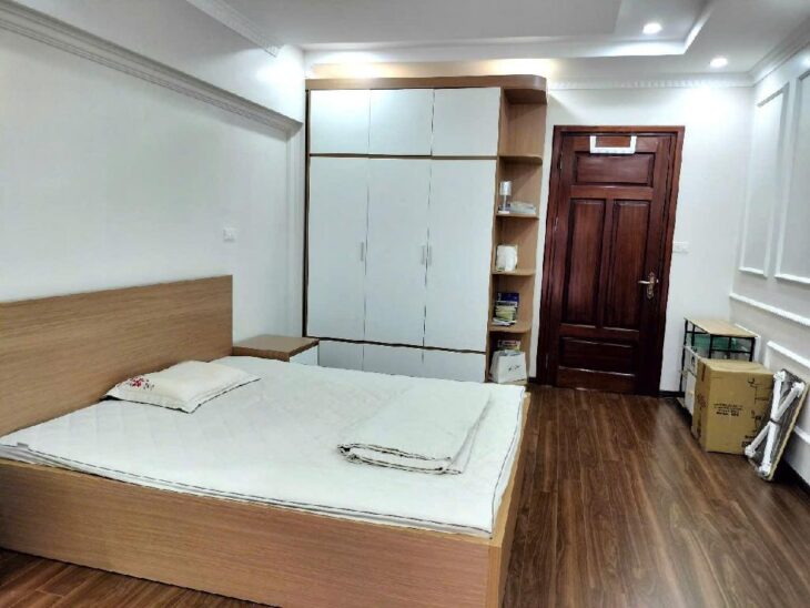 BÁN GẤP ! NHÀ HỒNG TIẾN, BỒ ĐỀ 47M2, 5 TẦNG, FULL NỘI THẤT, DÂN TRÍ CAO, Ô TÔ ĐỖ NGAY NHÀ