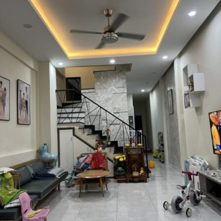 Bán nhà ĐẸP 2 Tầng Đông Hòa,gần Sân Vận Động Dĩ An,đương 2 xe hơi nối đuôi