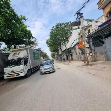 Bán nhà: Ngọc Hồi, 50m2, 3 tầng, dân xây chắc chắn, gần Bến xe nước ngầm. Hơn 5 tỷ