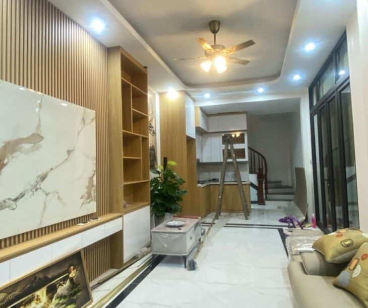 BÁN NHÀ 5 TẦNG, SÁT HỌC VIỆN NÔNG NGHIỆP, Ô TÔ VÀO NHÀ, GIÁ 6,98 TỶ!