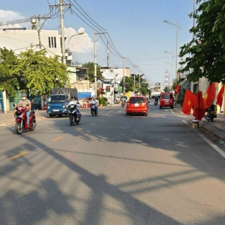 Bán nhà mặt tiền 15x40m giá 32,5 tỷ ĐƯờng Trần Thị Năm