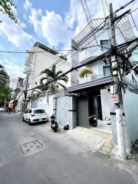 Nhà đẹp – hẻm sang! Hẻm nhựa 8m Quốc Lộ 13, P26, QBT – 6 x 10m (62m2) – KC 4 tầng – giá 9,5 tỷ