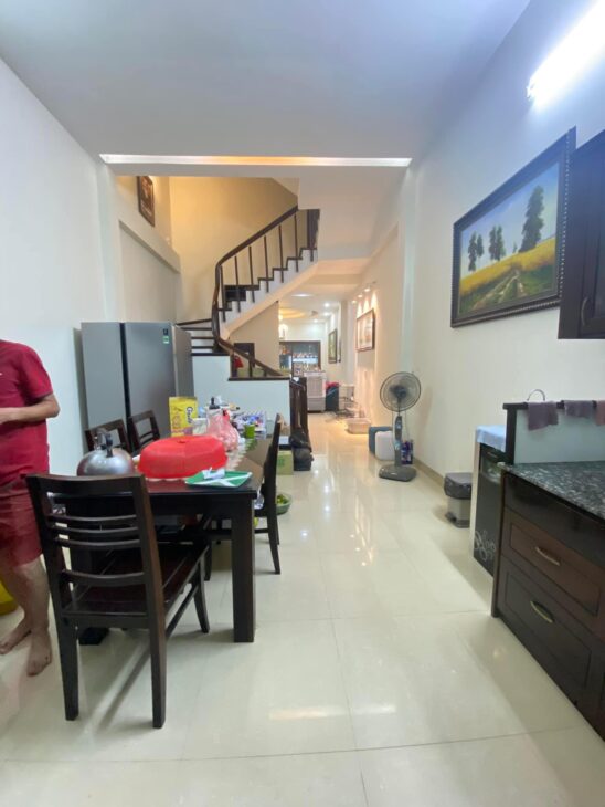Bán nhà Đại Từ 70m2.MTx5m, dân xây, ô tô đỗ cửa, gần hồ