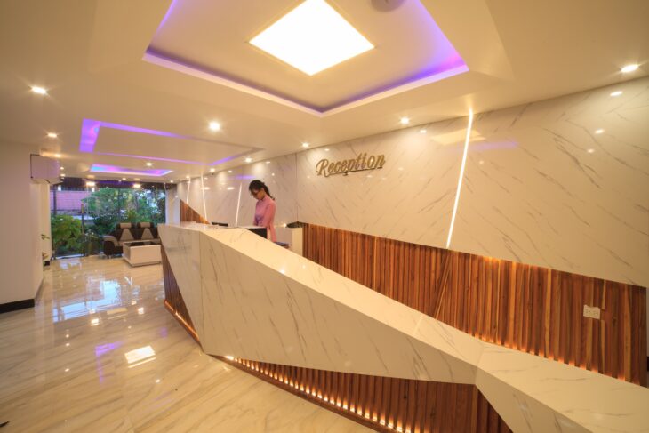 Bán khách sạn TP Huế, phố Võ Thị Sáu,195m2 x 6 tầng, thang máy, có 30 phòng cho thuê (miễn TG)