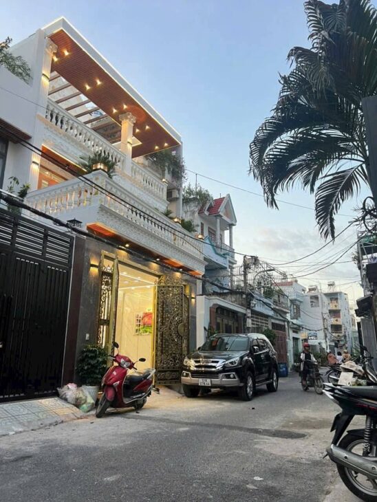 Bán nhà 3 tầng 7,9x20m giá 9,6 tỷ Đường 6m Huỳnh Thị Hai