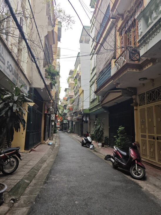 BÁN NHÀ PHỐ 8/3 – DÂN TRÍ CAO- ĐƯỜNG DẢI NHỰA – LÔ GÓC 2 THOÁNG – 45mX4 TẦNG – MT 4M – 9 TỶ