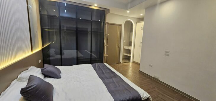 Bán Gấp Nhà Phố Xuân La, Quận Tây Hồ , 40M2 , 6 Tầng ,Gía Chỉ 8,8 Tỷ