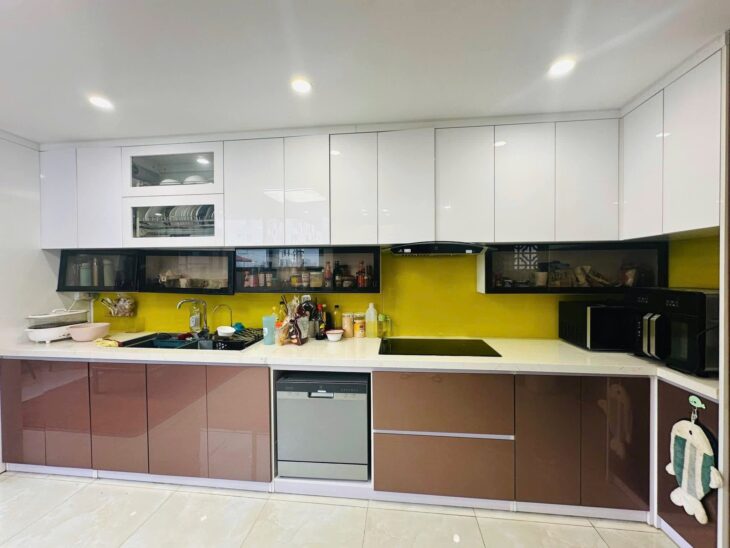 CỰC HIẾM- Mặt Phố Lạc Long Quân (Trích Sài, Võng Thị) 30/35m x 4 Tầng -18.6 Tỷ