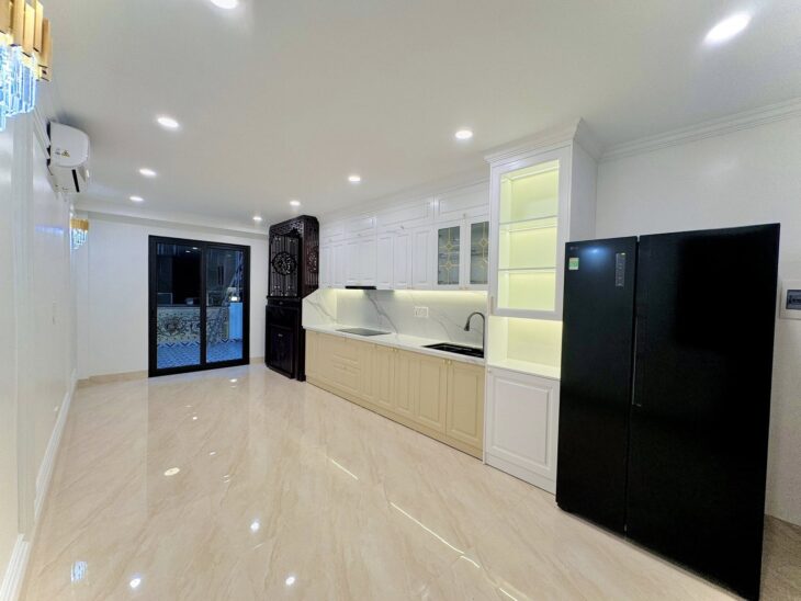 BÁN NHÀ MỚI PHỐ YÊN LẠC HBT- THANG MÁY- LÔ GÓC 2 THOÁNG- Ô TÔ ĐỖ CỬA – 45mX5 TẦNG – 13 TỶ