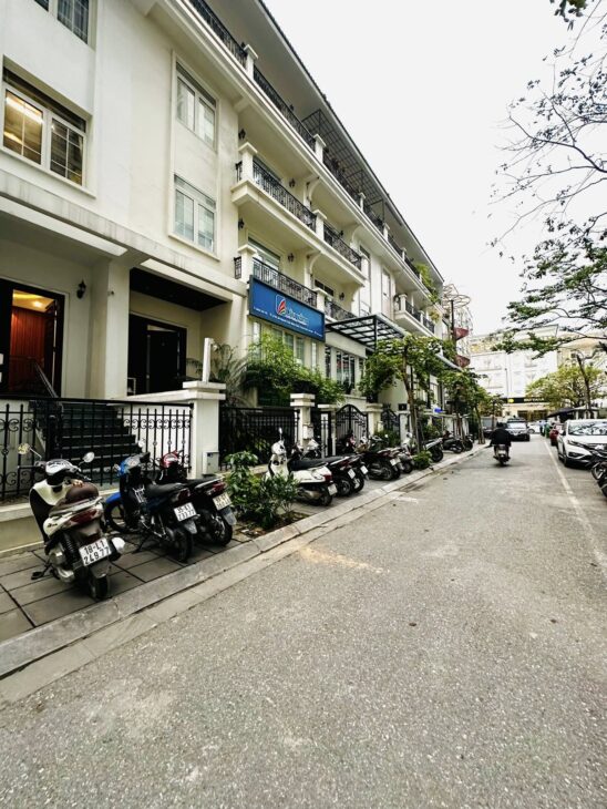 Cho thuê nhà Hàm Nghi, 140m2 x 4 tầng, có hầm làm văn phòng, nhà ở, trung tâm đào tạo