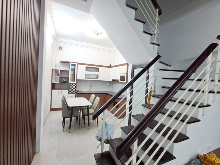 Mặt Ngõ Vip Đê La Thành 25m2 6T 3.6M2 GIÁ CHÀO 7 tỷ Ba Đình