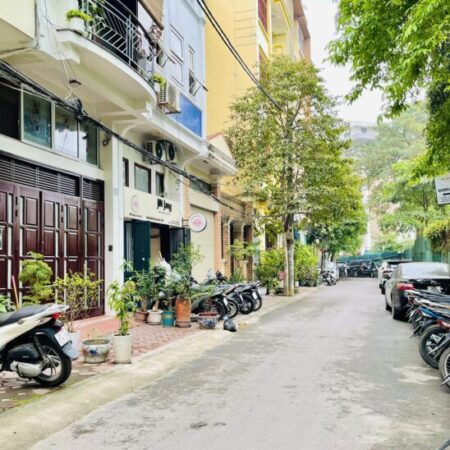 Bán nhà Ôtô tránh Phố Hoàng Cầu: 50m2/5Tầng/MT 4.2m 27 Tỷ Cách Hồ 30m, KD đỉnh Bán nhà Ôtô tránh Phố Hoàng Cầu: 50m2/5Tầng/MT 4.2m 27 Tỷ Cách Hồ 30m, KD đỉnh