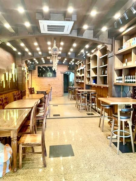 Khách sạn 8 tầng -view biển Nguyễn Tất Thành – Giá chỉ 23 tỷ .