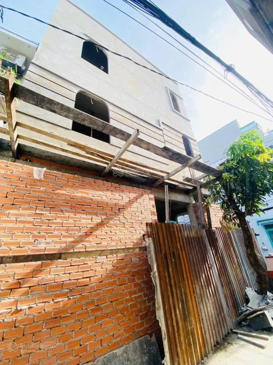 NHÀ MỚI XÂY, VÀO Ở NGAY – 3tầng đúc kiên cố 4PN+3WC – 3,8 tỷ không thương lượng
