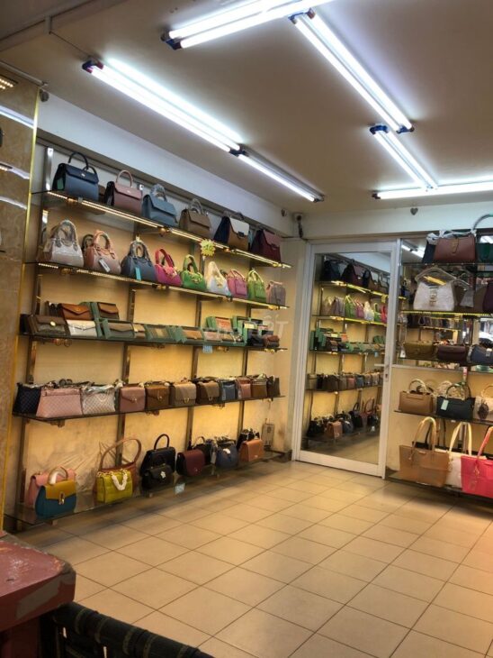 Quận 5 – Chợ An Đông ! SANG NHƯỢNG SHOP SỈ, BÁN BUÔN TÚI XÁCH NỮ CAO CẤP TẠI CHỢ SỈ – VỊ TRÍ ĐẸP –