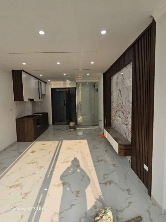 ĐỐNG ĐA – NGUYỄN CHÍ THANH – LÁNG – HIỆN ĐẠI – GARA Ô TÔ – THANG MÁY – KINH DOANH – 40m – 6T – 17