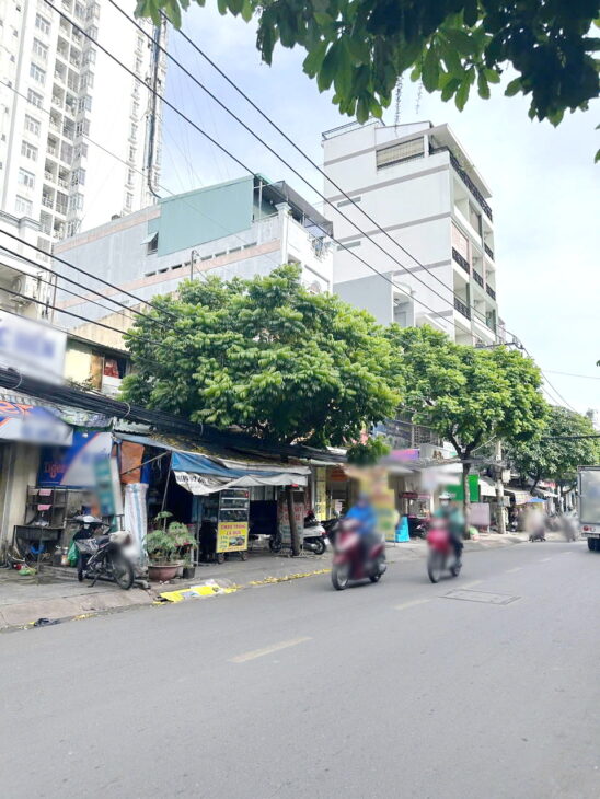 Nhà mặt tiền chính Âu Dương Lân cửa sau HXH P2Q8